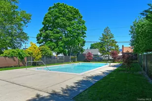 172 Edmunton Dr, North Babylon, NY 11703 - Photo 15