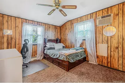 345 Earle Street, Central Islip, NY 11722 - Photo 15