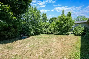 345 Earle St, Central Islip, NY 11722 - Photo 25