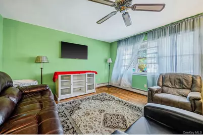 345 Earle Street, Central Islip, NY 11722 - Photo 5