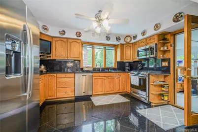 163 Bennett Avenue, New York, NY 10312 - Photo 13