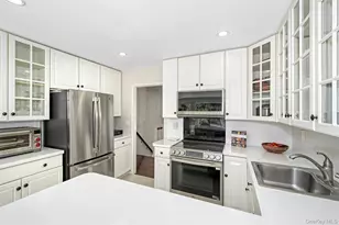 9 Oak Hill Rd, Chappaqua, NY 10514 - Photo 15