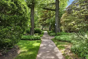 200 Lexington Ave, Oyster Bay, NY 11771 - Photo 5