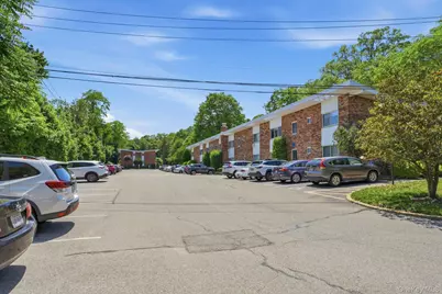 200 Lexington Avenue #8B, Oyster Bay, NY 11771 - Photo 3