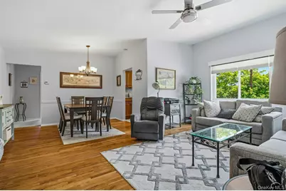 200 Lexington Avenue #8B, Oyster Bay, NY 11771 - Photo 13