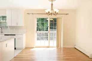 185 Magnolia Dr, Selden, NY 11784 - Photo 5