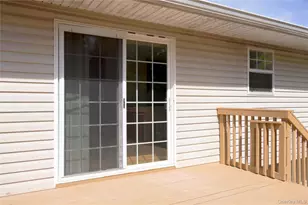 185 Magnolia Dr, Selden, NY 11784 - Photo 23