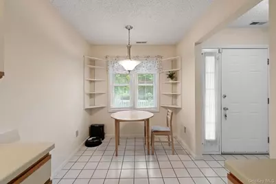 27 Spruce Ridge Drive, Fishkill, NY 12524 - Photo 5