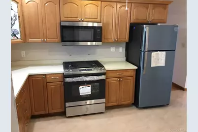 198 Clermont Pl, New York, NY 10314 - Photo 5