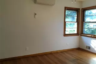 198 Clermont Pl, New York, NY 10314 - Photo 11