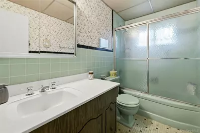 50 Moeller Street, Hicksville, NY 11801 - Photo 11