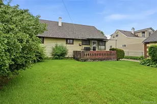 50 Moeller St, Hicksville, NY 11801 - Photo 17