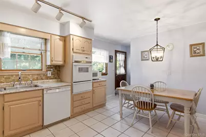22 Berry Lane, Centereach, NY 11720 - Photo 11