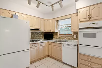 22 Berry Lane, Centereach, NY 11720 - Photo 13