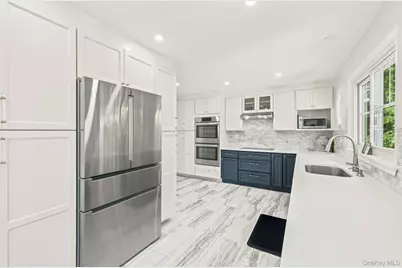629 Scarborough Road, Briarcliff Manor, NY 10510 - Photo 11