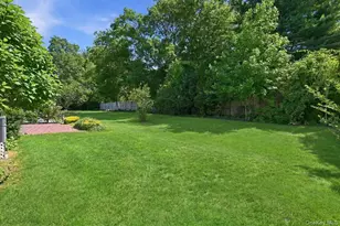 90 Knolls Dr, Stony Brook, NY 11790 - Photo 17