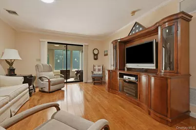 90 Knolls Drive, Stony Brook, NY 11790 - Photo 11