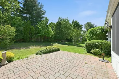 90 Knolls Drive, Stony Brook, NY 11790 - Photo 19