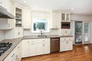238 Birch Dr, Roslyn, NY 11576 - Photo 13