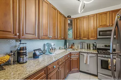 160-15 Powells Cove Boulevard #C7, Whitestone, NY 11357 - Photo 9