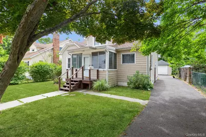 23 S Summit Avenue, Patchogue, NY 11772 - Photo 3