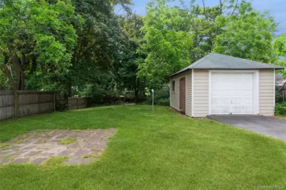 23 S Summit Avenue, Patchogue, NY 11772 - Photo 21