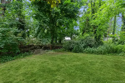 23 S Summit Avenue, Patchogue, NY 11772 - Photo 23