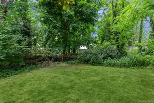 23 S Summit Ave, Patchogue, NY 11772 - Photo 23