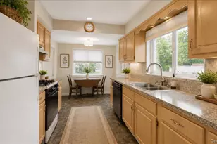 9 Howard Ave, White Plains, NY 10606 - Photo 3
