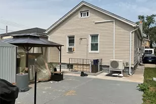 102-06 213th St, Queens Village, NY 11429 - Photo 19