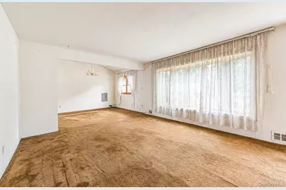 1614 N Gardiner Drive, Bay Shore, NY 11706 - Photo 11