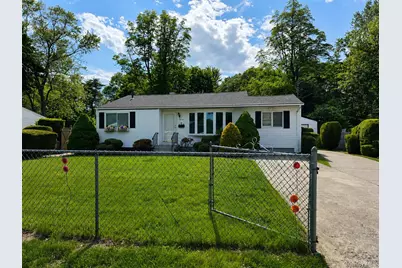 1614 N Gardiner Drive, Bay Shore, NY 11706 - Photo 3