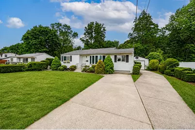 1614 N Gardiner Drive, Bay Shore, NY 11706 - Photo 33