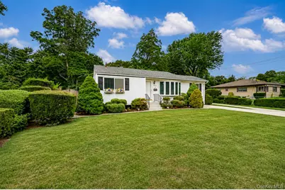 1614 N Gardiner Drive, Bay Shore, NY 11706 - Photo 1