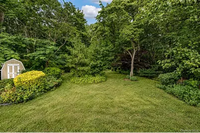 1614 N Gardiner Drive, Bay Shore, NY 11706 - Photo 25