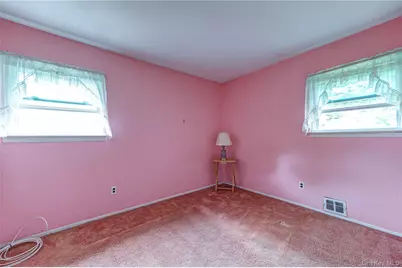 1614 N Gardiner Drive, Bay Shore, NY 11706 - Photo 17