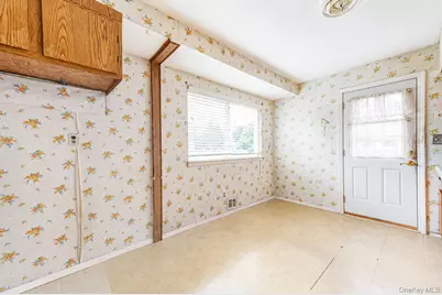 1614 N Gardiner Drive, Bay Shore, NY 11706 - Photo 9