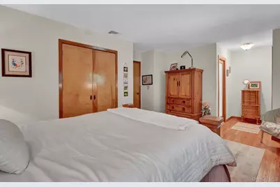 1304 Sycamore Avenue, Bohemia, NY 11716 - Photo 17