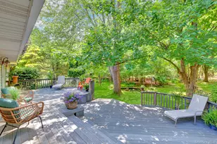 1304 Sycamore Ave, Bohemia, NY 11716 - Photo 21