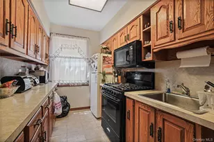 18-77 Hart St, Ridgewood, NY 11385 - Photo 17