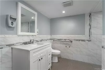 70 Massachusetts Avenue, Bay Shore, NY 11706 - Photo 13