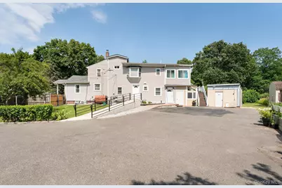 70 Massachusetts Avenue, Bay Shore, NY 11706 - Photo 25
