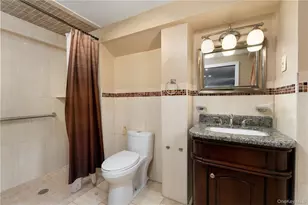 70 Massachusetts Ave, Bay Shore, NY 11706 - Photo 15