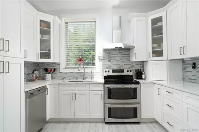 70 Massachusetts Avenue, Bay Shore, NY 11706 - Photo 3