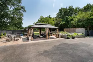 70 Massachusetts Ave, Bay Shore, NY 11706 - Photo 27