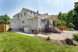 70 Massachusetts Ave, Bay Shore, NY 11706 - Photo 23