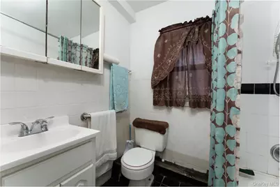 70 Massachusetts Avenue, Bay Shore, NY 11706 - Photo 17