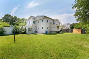 70 Massachusetts Ave, Bay Shore, NY 11706 - Photo 23