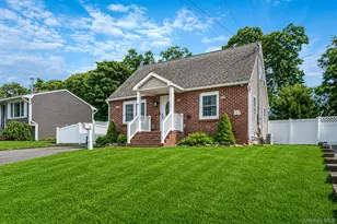 34 Weichers St, Ronkonkoma, NY 11779 - Photo 3
