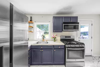 34 Weichers Street, Ronkonkoma, NY 11779 - Photo 9